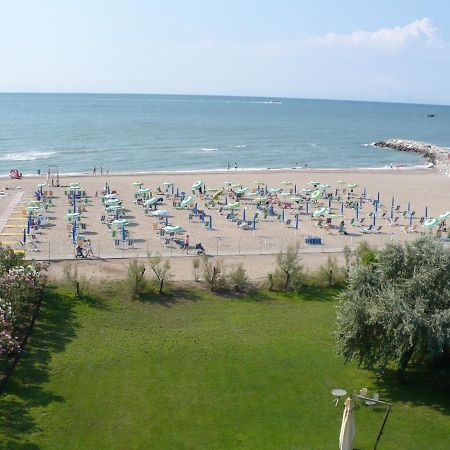 Casa Per Ferie Maria Assunta Otel Lido di Jesolo Dış mekan fotoğraf